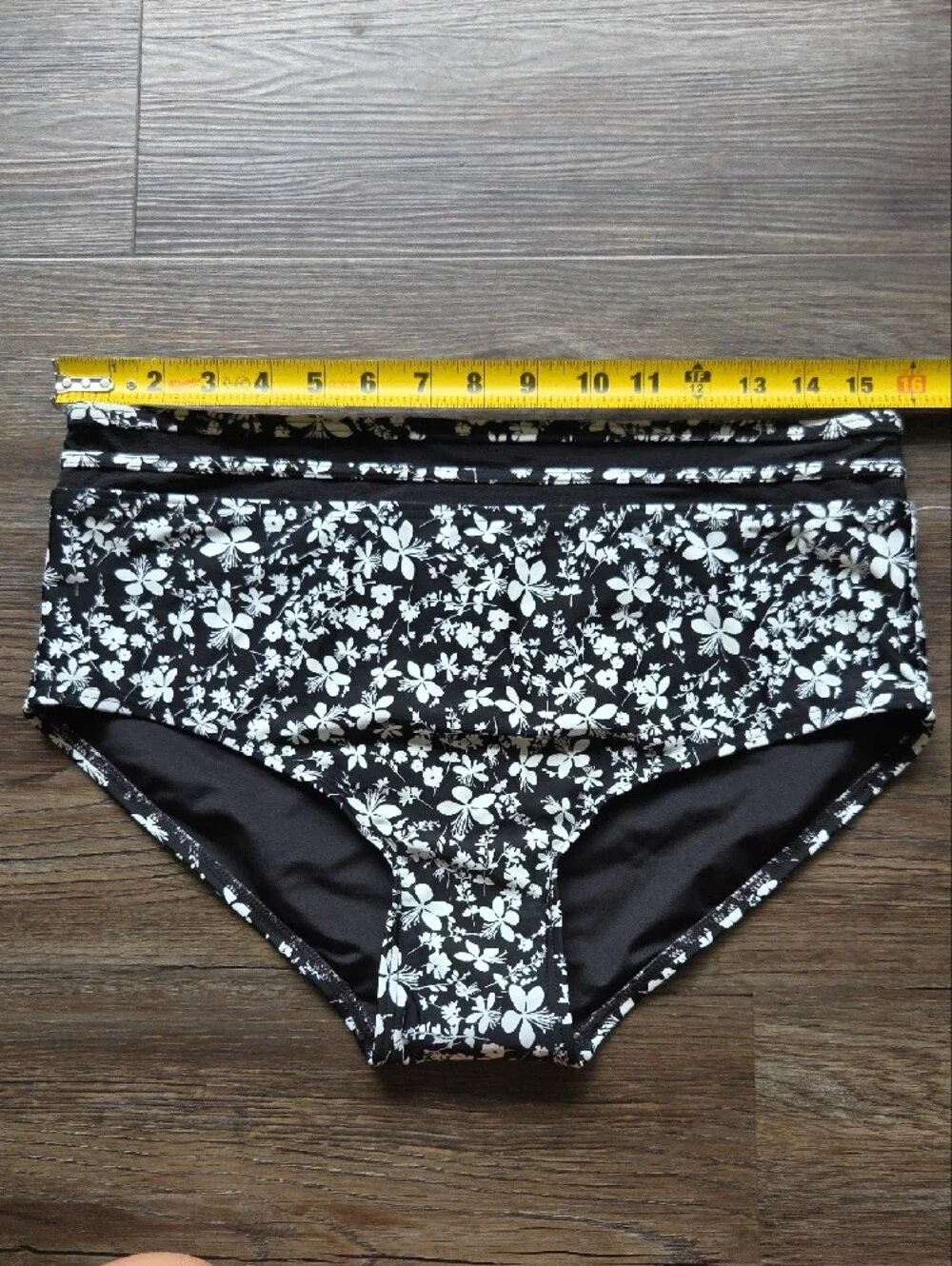 Nwot Tommy Hilfiger Black & White Floral Women’s Swim Bottoms Size Large